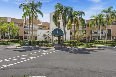 7216 Fairfax Dr #109, Tamarac, FL 33321