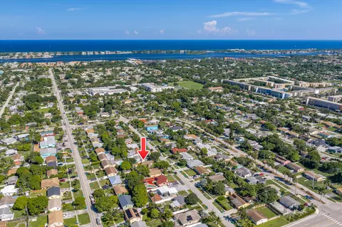 171 NE 28th Ct, Boynton Beach, FL 33435