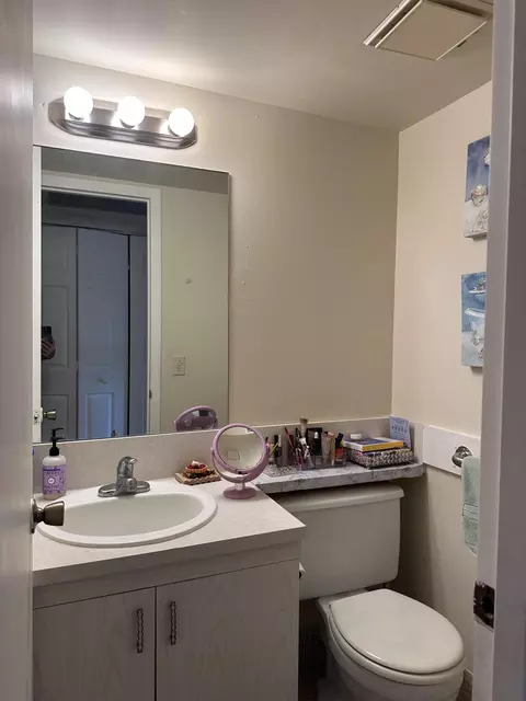 Bath - 1090 Cornwall E, Boca Raton, FL 33434 photo 3 of 4