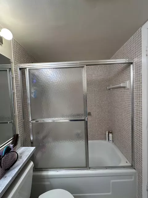Bath - 1090 Cornwall E, Boca Raton, FL 33434 photo 1 of 4