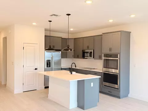 Kitchen - 121 SE Birch Ter, Stuart, FL 34997 photo 2 of 5