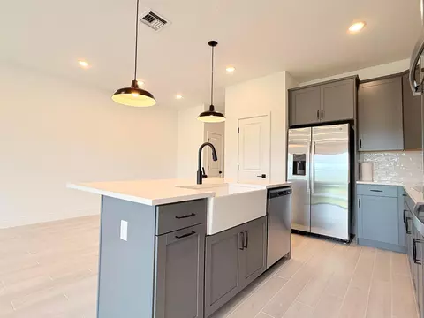 Kitchen - 121 SE Birch Ter, Stuart, FL 34997 photo 4 of 5