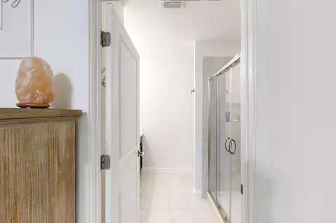 Entry Way - 5557 SE Isabelita Ave, Stuart, FL 34997 photo 3 of 5
