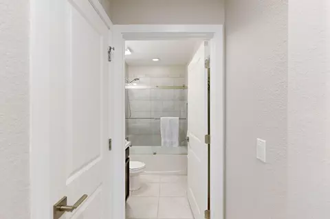 Entry Way - 5557 SE Isabelita Ave, Stuart, FL 34997 photo 4 of 5