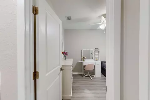 Entry Way - 5557 SE Isabelita Ave, Stuart, FL 34997 photo 5 of 5