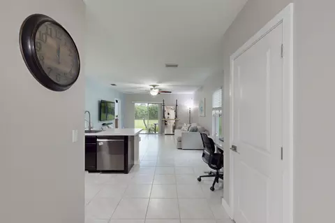 Entry Way - 5557 SE Isabelita Ave, Stuart, FL 34997 photo 2 of 5