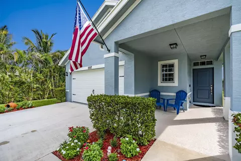 Exterior - 5557 SE Isabelita Ave, Stuart, FL 34997 photo 3 of 6