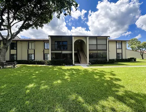 805 Sky Pine Way #F2, Greenacres, FL 33415