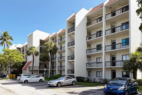 3000 Presidential Way #106, West Palm Beach, FL 33401