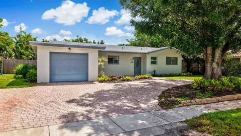 898 SW 10th Ave, Boca Raton, FL 33486