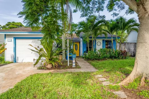 4744 Brook Dr, West Palm Beach, FL 33417