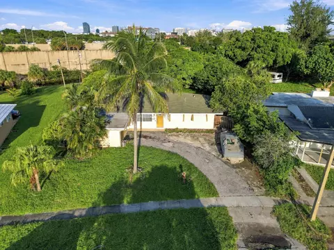 430 N Ware Dr, West Palm Beach, FL 33409