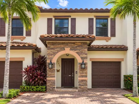 5454 NW 27th St, Margate, FL 33063