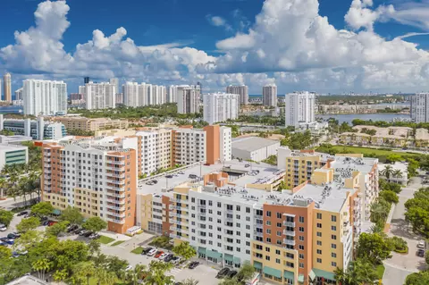 18800 NE 29th Ave, Miami, FL 33180