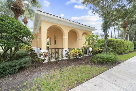 Exterior - 3723 Community Dr, Jupiter, FL 33458 photo 2 of 11
