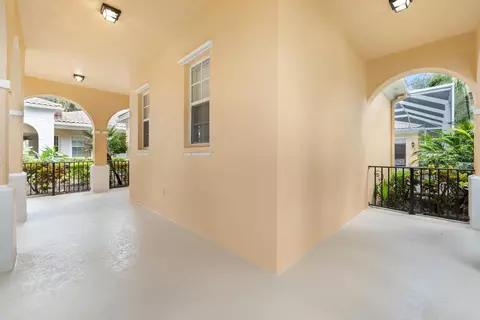 Entry Way - 3723 Community Dr, Jupiter, FL 33458 photo 1 of 2