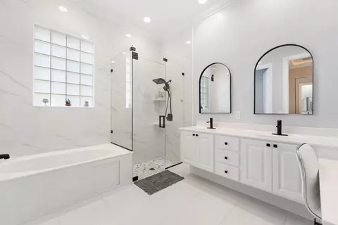 Bath - 3723 Community Dr, Jupiter, FL 33458 photo 1 of 5