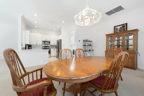 Dining - 3723 Community Dr, Jupiter, FL 33458 photo 2 of 3