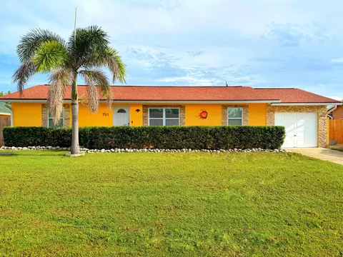751 NW Tremont Ave, Port Saint Lucie, FL 34983
