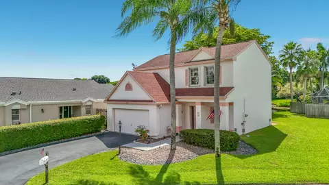 13 Swallow Dr, Boynton Beach, FL 33436