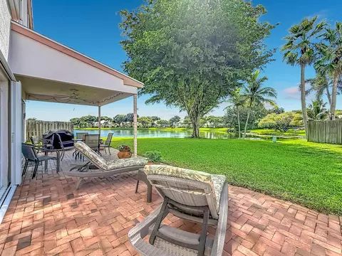 Exterior - 13 Swallow Dr, Boynton Beach, FL 33436 photo 4 of 5