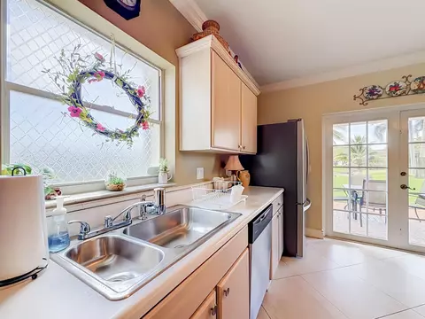 Kitchen - 13 Swallow Dr, Boynton Beach, FL 33436 photo 2 of 5