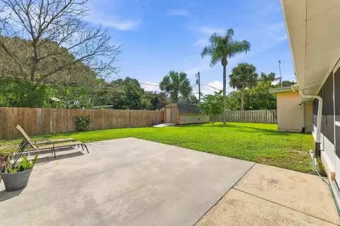 Exterior - 1511 Hedrick Dr, Melbourne, FL 32901 photo 5 of 9