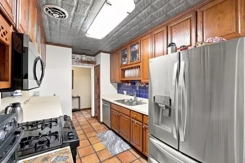 Kitchen - 1511 Hedrick Dr, Melbourne, FL 32901 photo 3 of 4