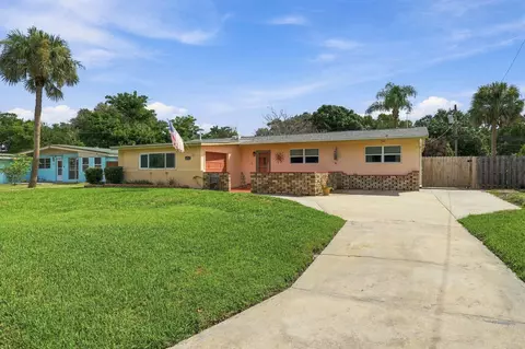 Exterior - 1511 Hedrick Dr, Melbourne, FL 32901 photo 2 of 9