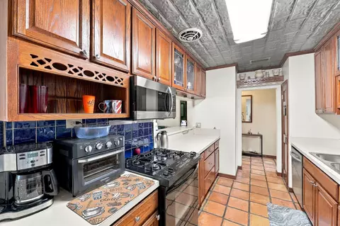 Kitchen - 1511 Hedrick Dr, Melbourne, FL 32901 photo 2 of 4