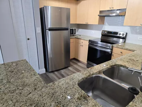 701 Villa Cir, Boynton Beach, FL 33435