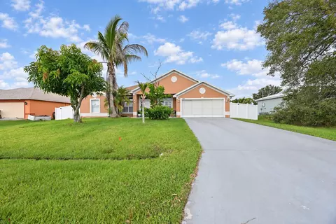 1392 SE Odonnell Ln, Port Saint Lucie, FL 34983