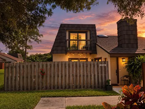 4216 Palm Bay Cir #B, West Palm Beach, FL 33406