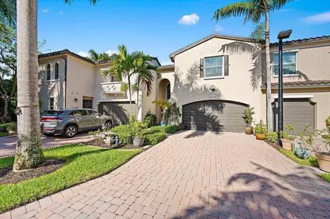 4673 Mediterranean Cir, Palm Beach Gardens, FL 33418