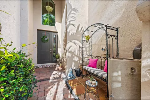 4673 Mediterranean Cir, Palm Beach Gardens, FL 33418