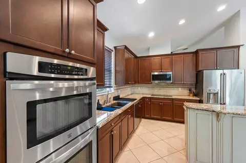 Kitchen - 1292 SE Fleming Way, Stuart, FL 34997 photo 5 of 6