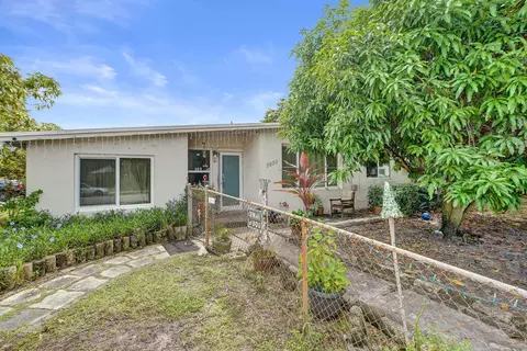 3630 SW 40th St, West Park, FL 33023