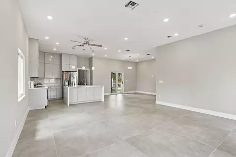 Living - 15306 NW 270th St, Okeechobee, FL 34972 photo 5 of 9