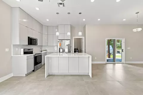 Kitchen - 15306 NW 270th St, Okeechobee, FL 34972 photo 1 of 5