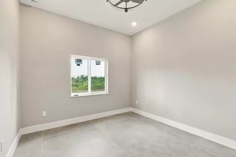 Bedroom - 15306 NW 270th St, Okeechobee, FL 34972 photo 5 of 7