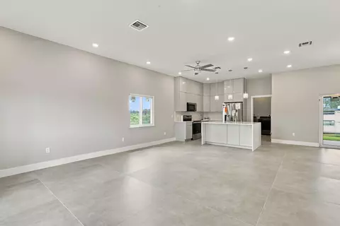 Living - 15306 NW 270th St, Okeechobee, FL 34972 photo 1 of 9