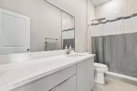 Bath - 15306 NW 270th St, Okeechobee, FL 34972 photo 2 of 3