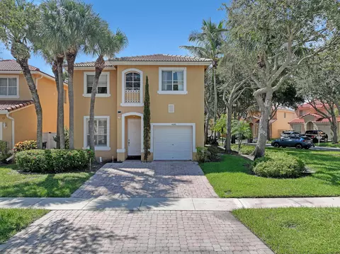 4493 Lake Tahoe Cir, West Palm Beach, FL 33409