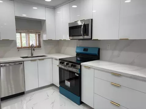700 S Hollybrook Dr S #207, Pembroke Pines, FL 33025