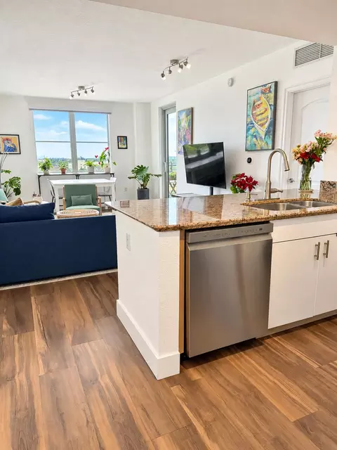 1830 Radius Dr #708, Hollywood, FL 33020