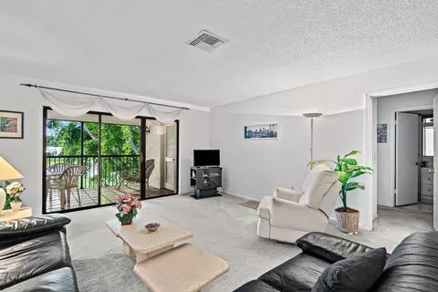 36 Stratford Ln W #F, Boynton Beach, FL 33436