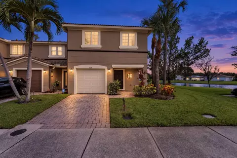 2631 SW Marshfield Ct, Port Saint Lucie, FL 34953
