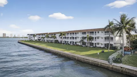111 Shore Ct #301, North Palm Beach, FL 33408