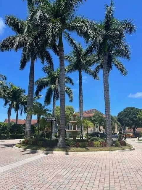 201 Villa Cir #201, Boynton Beach, FL 33435