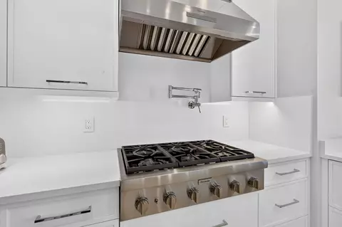 Kitchen - 7037 SE Harbor Cir, Stuart, FL 34996 photo 5 of 7
